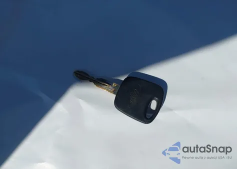 2000 Ford Crown Victoria from USA, damaged, VIN 2FAFP73W9YX174182